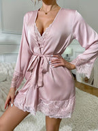 Pyjama en satin de 5 pièces (+5 colories)