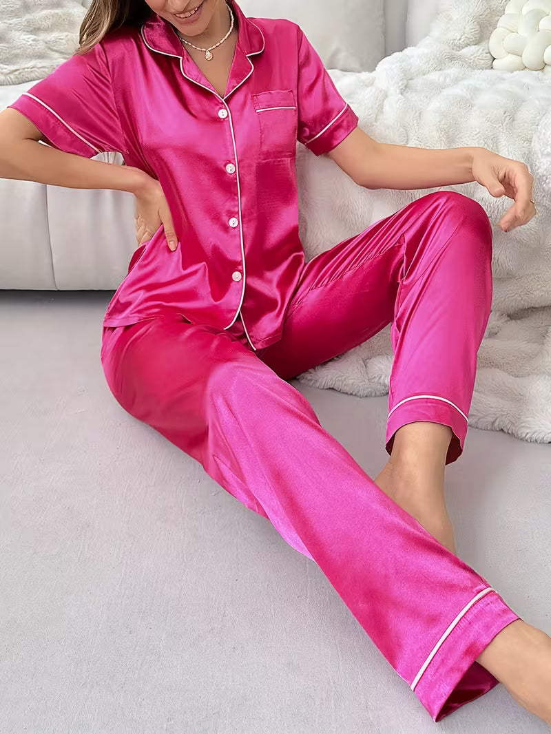 Ensemble de pyjama en satin (+5 colories)